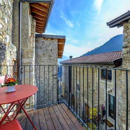 Casa Nel Borgo - Il Picchio Apartment Tremosine Luaran gambar
