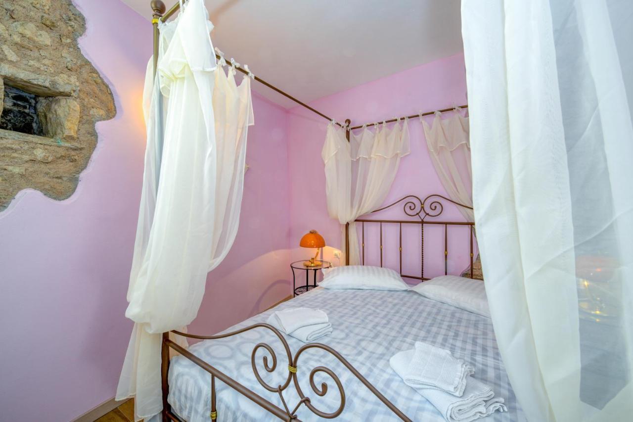 Casa Nel Borgo - Il Picchio Apartment Tremosine Luaran gambar