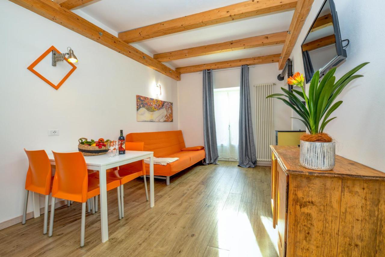 Casa Nel Borgo - Il Picchio Apartment Tremosine Luaran gambar