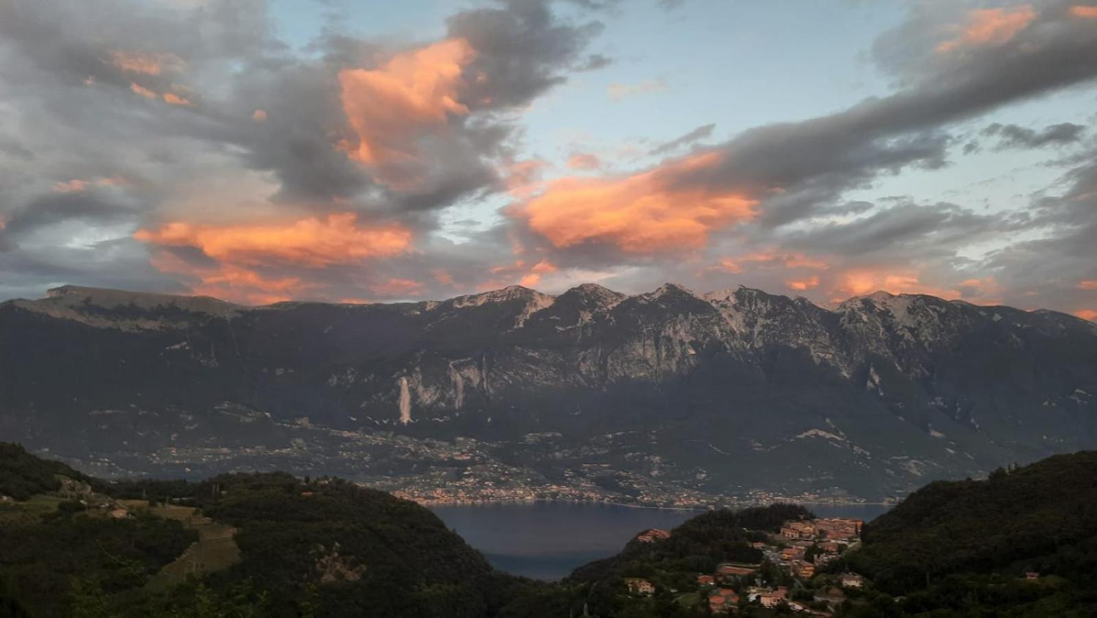 Casa Nel Borgo - Il Picchio Apartment Tremosine Bilik gambar